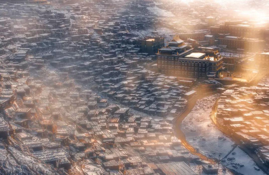 公路志愿者 温暖春运路