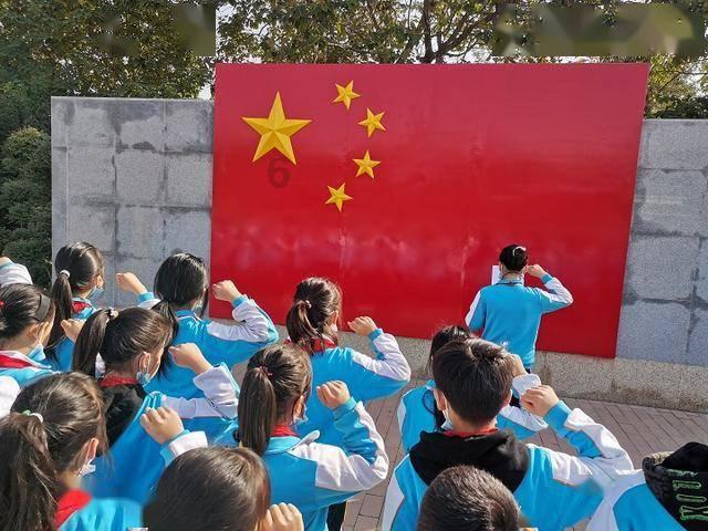 一个手机怎么登两个qq。。