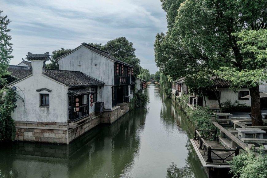 哈尔滨街头又出新“花样”,街头给手机发暖宝宝